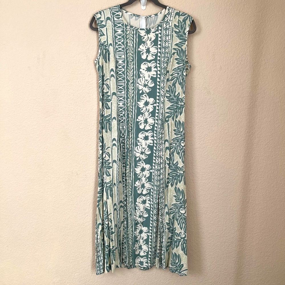 Go Barefoot Size M Women Light Green Floral Beach Hawaiian Tropical Maxi Dress